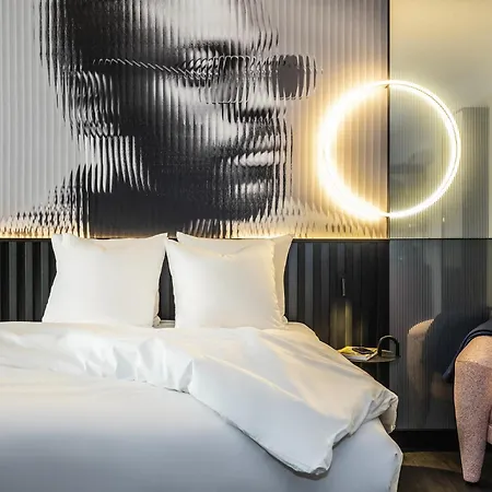 Szálloda Tribe 4*