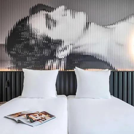 Hotel Tribe